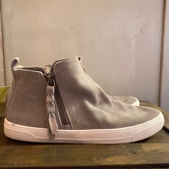 dolce vita grey sneakers